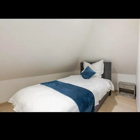 Apparemment Neuf Entree Independante Guest house *